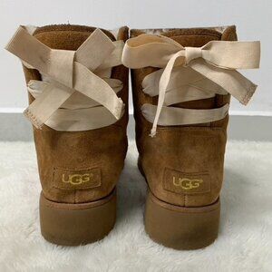 UGG Australia 1019203 Women's Tan Drew Sunshine Perf Bailey Bow Seal Boots Sz 11